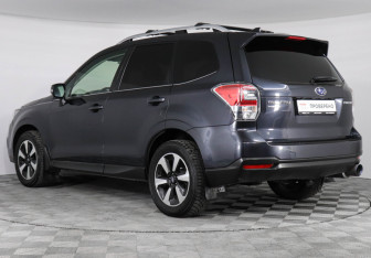 Подержанный автомобиль Subaru Forester Suv 2018 года (7 фото)