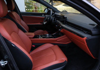 Подержанный автомобиль Kia K5 2024 года (13 фото)