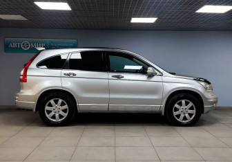 Подержанный автомобиль Honda CR-V 2010 года (4 фото)