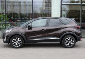 Подержанный автомобиль Renault Kaptur 2019 года (8 фото)