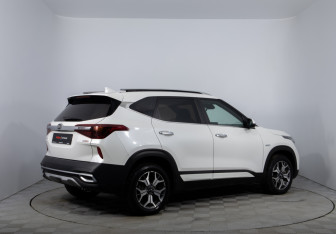 Подержанный автомобиль Kia Seltos 2021 года (5 фото)