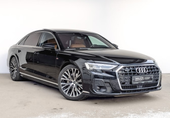 Подержанный автомобиль Audi A8 2023 года (3 фото)