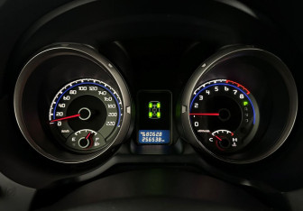 Подержанный автомобиль Mitsubishi Pajero 2011 года (13 фото)