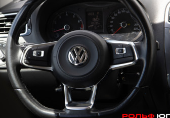 Подержанный автомобиль Volkswagen Polo Sedan 2018 года (12 фото)