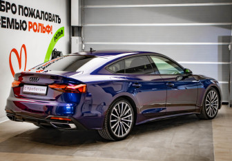 Подержанный автомобиль Audi A5 Liftback 2021 года (4 фото)