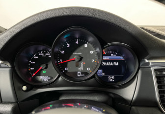 Подержанный автомобиль Porsche Macan 2018 года (11 фото)