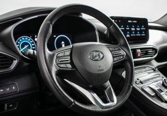 Подержанный автомобиль Hyundai Santa Fe 2021 года (11 фото)