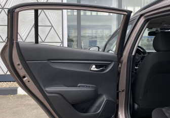 Подержанный автомобиль Kia Rio Hatchback 2019 года (24 фото)