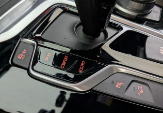 Подержанный автомобиль BMW X3 2020 года (16 фото)