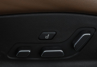 Подержанный автомобиль Genesis G80 2021 года (19 фото)