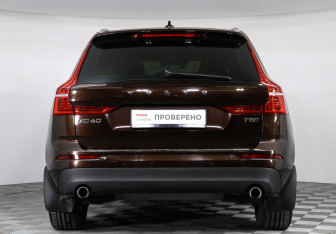 Подержанный автомобиль Volvo XC60 2021 года (6 фото)