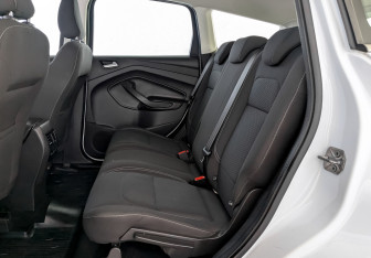 Подержанный автомобиль Ford Kuga 2017 года (12 фото)