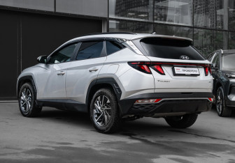 Подержанный автомобиль Hyundai Tucson 2024 года (6 фото)