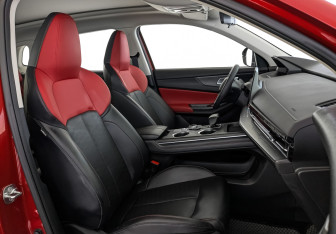 Подержанный автомобиль Changan UNI-S 2024 года (24 фото)