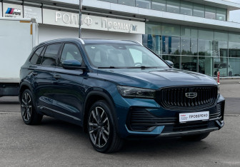 Подержанный автомобиль Geely Monjaro 2023 года (3 фото)