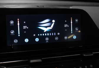 Подержанный автомобиль Omoda C5 2022 года (19 фото)