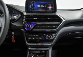 Подержанный автомобиль Changan Alsvin 2023 года (11 фото)