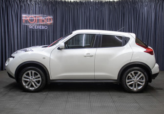 Подержанный автомобиль Nissan Juke 2012 года (8 фото)