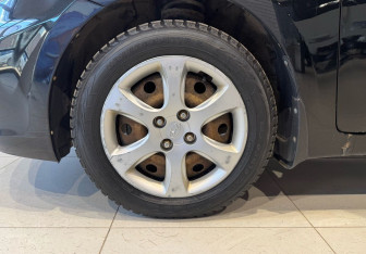 Подержанный автомобиль Hyundai Solaris Sedan 2013 года (18 фото)