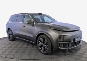 Подержанный автомобиль LiXiang L9 2023 года (3 фото)