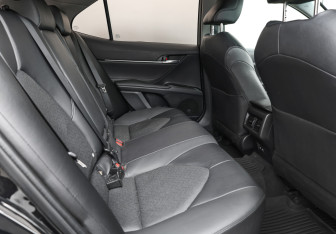 Подержанный автомобиль Toyota Camry Sedan 2021 года (13 фото)