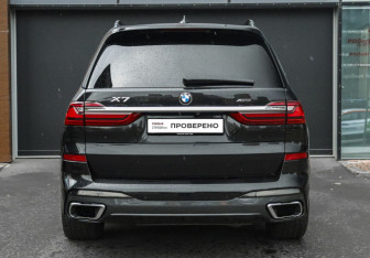 Подержанный автомобиль BMW X7 2019 года (6 фото)