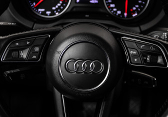 Подержанный автомобиль Audi A3 Sedan 2018 года (14 фото)