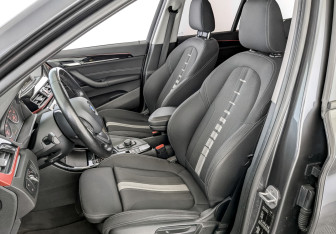 Подержанный автомобиль BMW X1 2017 года (20 фото)