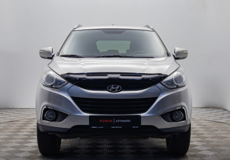 Подержанный автомобиль Hyundai ix35 2010 года (8 фото)