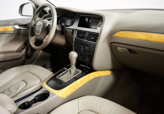 Подержанный автомобиль Audi A4 Sedan 2008 года (9 фото)