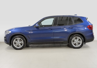 Подержанный автомобиль BMW X3 2020 года (8 фото)