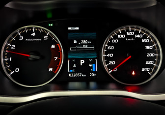 Подержанный автомобиль Mitsubishi Eclipse Cross 2022 года (13 фото)