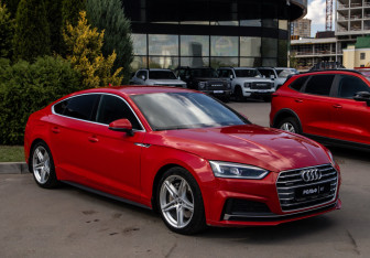 Подержанный автомобиль Audi A5 Liftback 2019 года (2 фото)