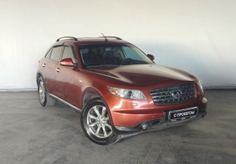 Подержанный автомобиль Infiniti FX 2007 года (3 фото)