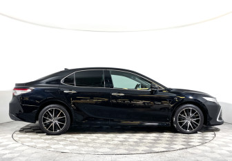 Подержанный автомобиль Toyota Camry Sedan 2021 года (4 фото)
