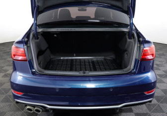 Подержанный автомобиль Audi A3 Sedan 2016 года (9 фото)