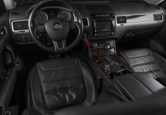 Подержанный автомобиль Volkswagen Touareg 2013 года (18 фото)