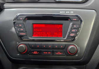 Подержанный автомобиль Kia Rio Sedan 2012 года (6 фото)