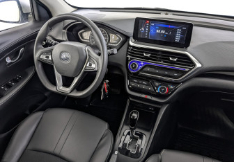 Подержанный автомобиль Changan Alsvin 2023 года (30 фото)