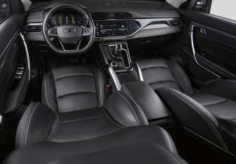 Подержанный автомобиль Geely Atlas Pro 2022 года (19 фото)