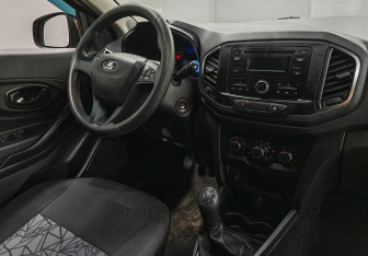 Подержанный автомобиль LADA (ВАЗ) XRAY 2017 года (10 фото)