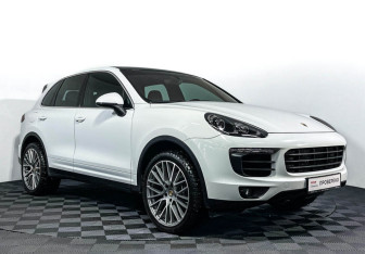 Подержанный автомобиль Porsche Cayenne 2015 года (3 фото)