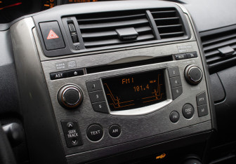 Подержанный автомобиль Toyota Verso 2009 года (19 фото)