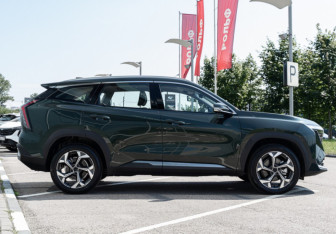 Новый Geely Atlas 2025 (9 фото)