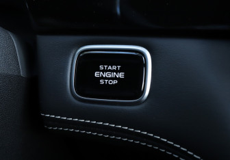 Подержанный автомобиль Changan UNI-K 2023 года (24 фото)