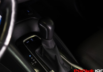 Подержанный автомобиль Toyota Corolla Sedan 2019 года (14 фото)
