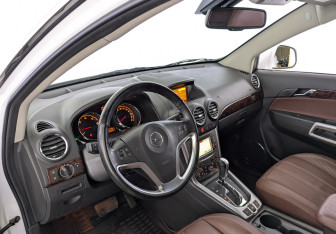 Подержанный автомобиль Opel Antara 2014 года (16 фото)