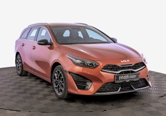 Подержанный автомобиль Kia Ceed Wagon 2021 года (3 фото)