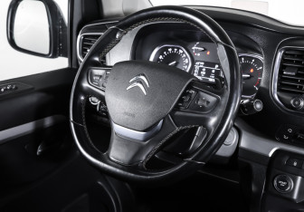 Подержанный автомобиль Citroen SpaceTourer 2018 года (17 фото)