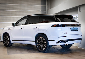 Подержанный автомобиль Jaecoo J8 2024 года (6 фото)